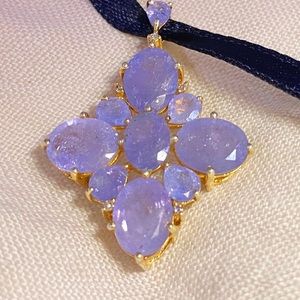 Tanzanite Gold and Diamond Vintage Pendant